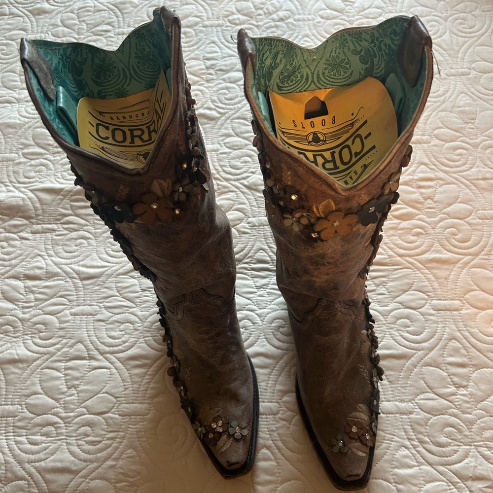 Embellished Floral Western Boot - Brown Leather - Picture 3 of 5
